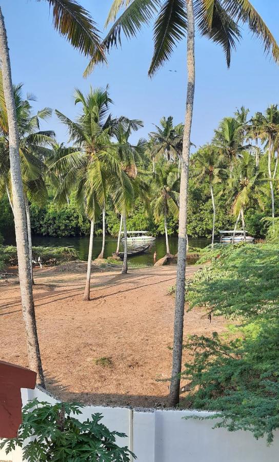 Poovar Sea View Rooms And Boating Family & Couple Only エクステリア 写真